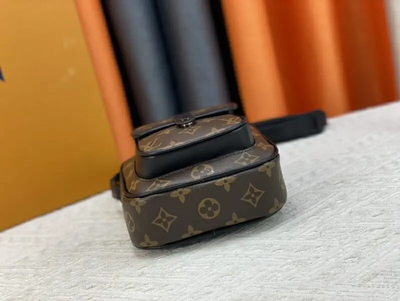 louis vuitton aaa homme mini sac a main s_11325023